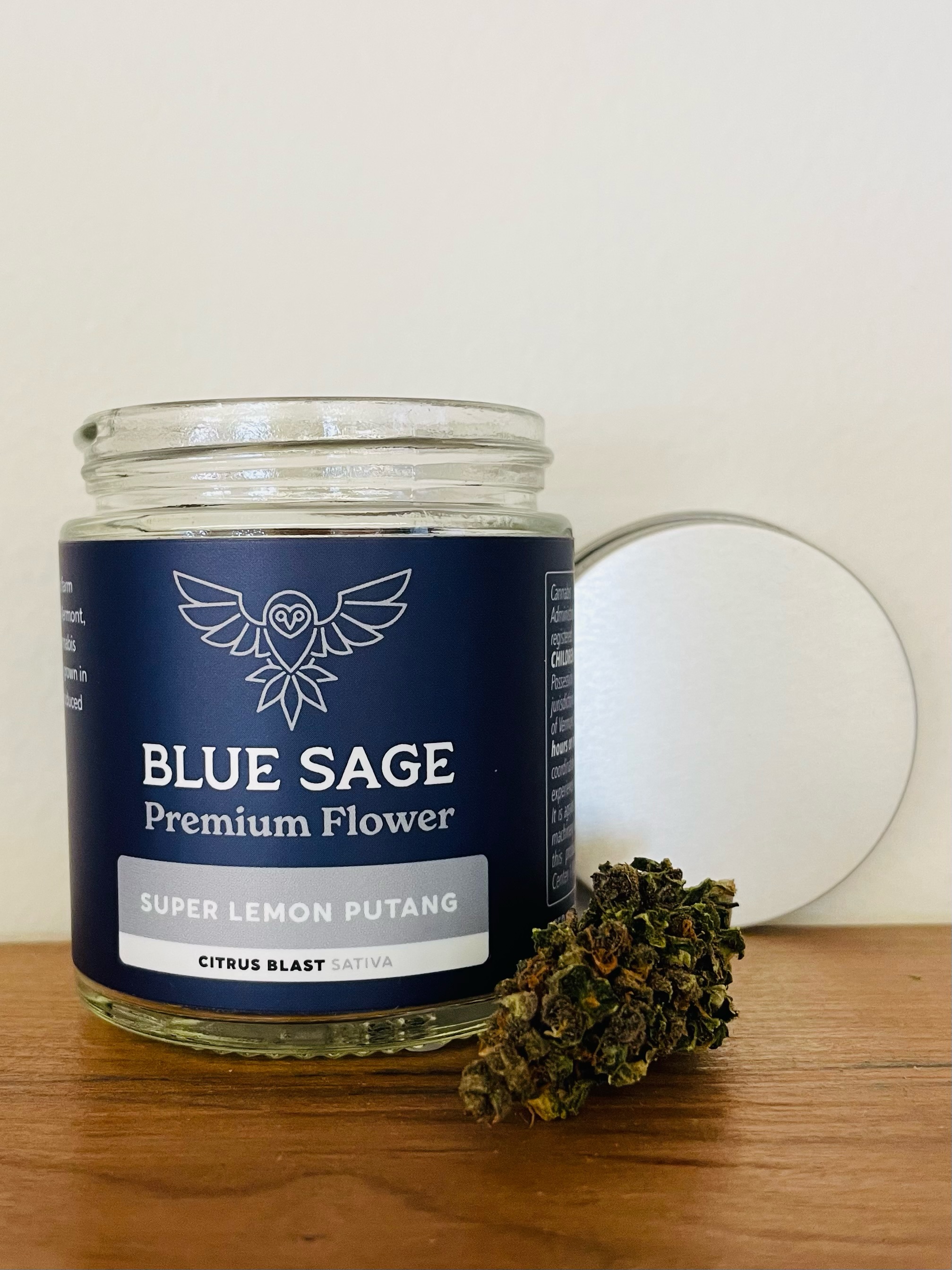Photograph of product: Blue Sage | Super Lemon Putang | Flower | 3.5g | 23.6% TH-oui