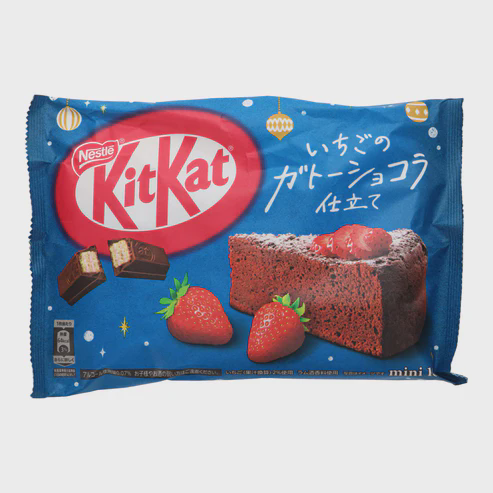 Photograph of product: Unmedicated Snacks/Drinks - KitKat Strawberry Choco Cake Biscuit (Japan)