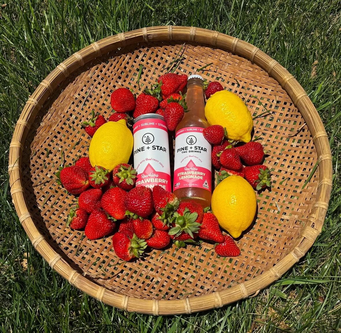 Photograph of product: Sparkling Strawberry Lemonade - 10mg/1pk
