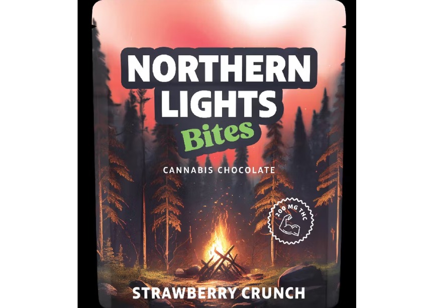 Photograph of product: Northern Lights FX | Strawberry Crunch Chocolate Bites | 200mg