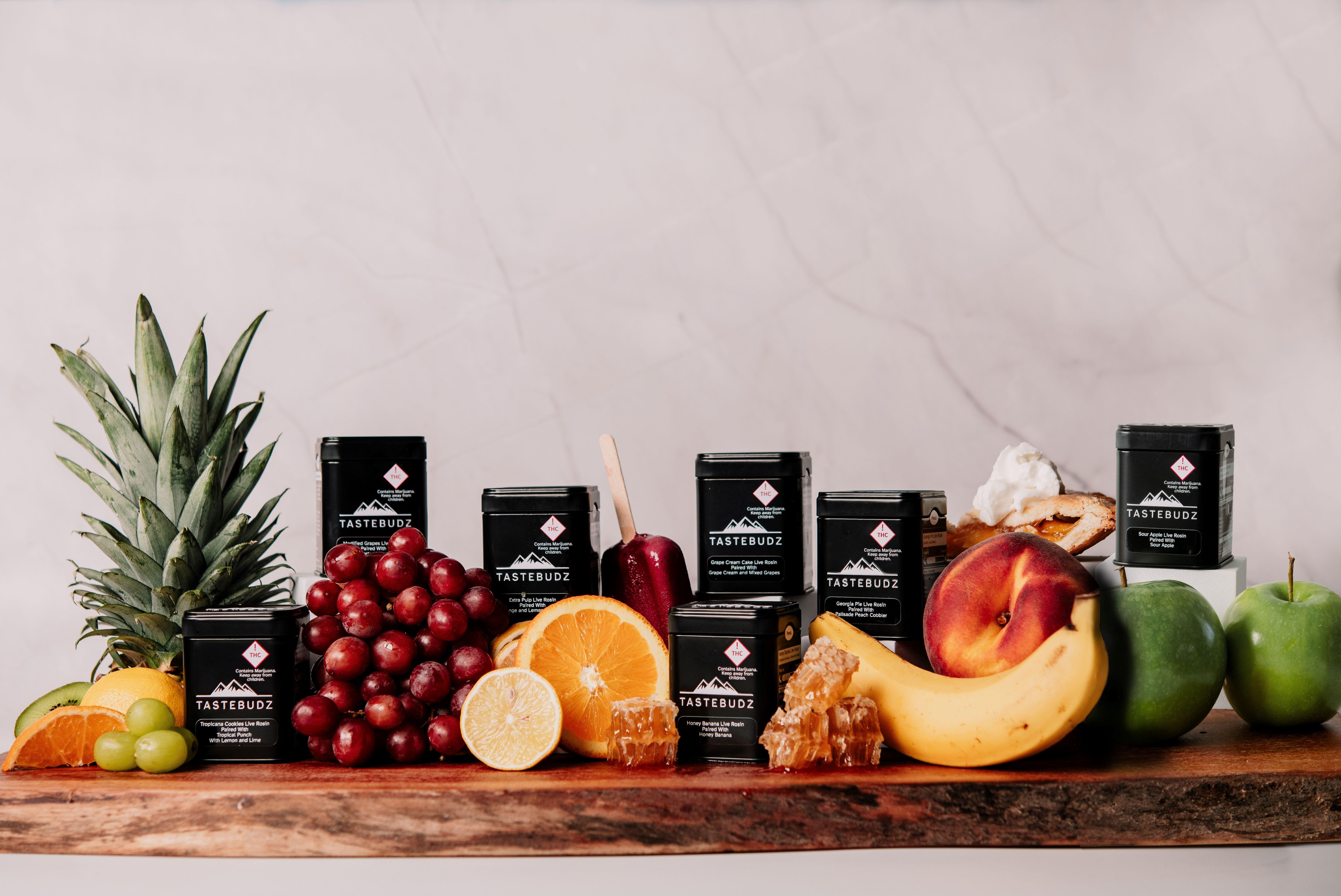 Photograph of product: Taste Budz- Live Label Oui'd 100mg