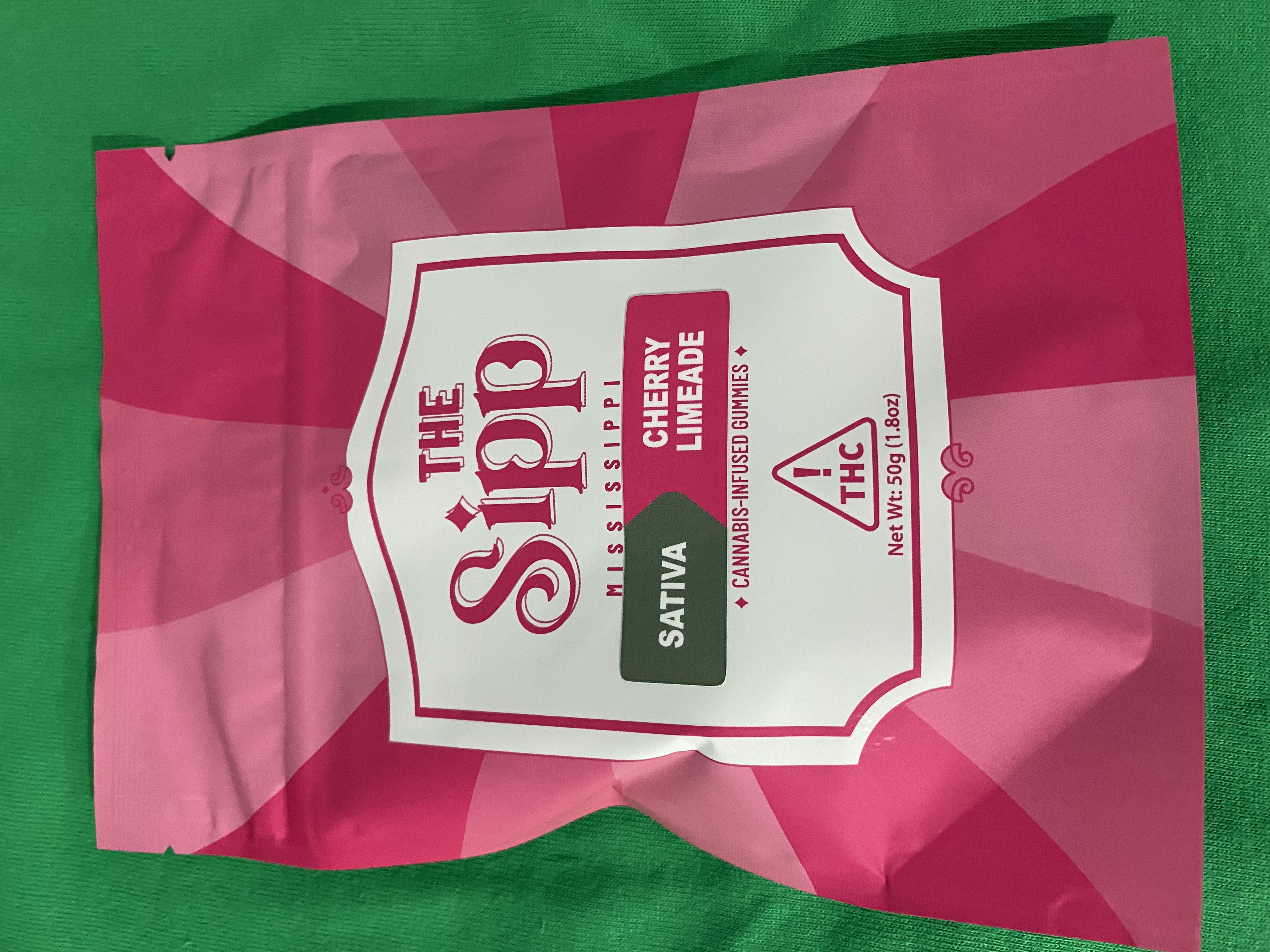 Photograph of product: The Sipp Cherry Limeade Oui'd Gummies 100mg