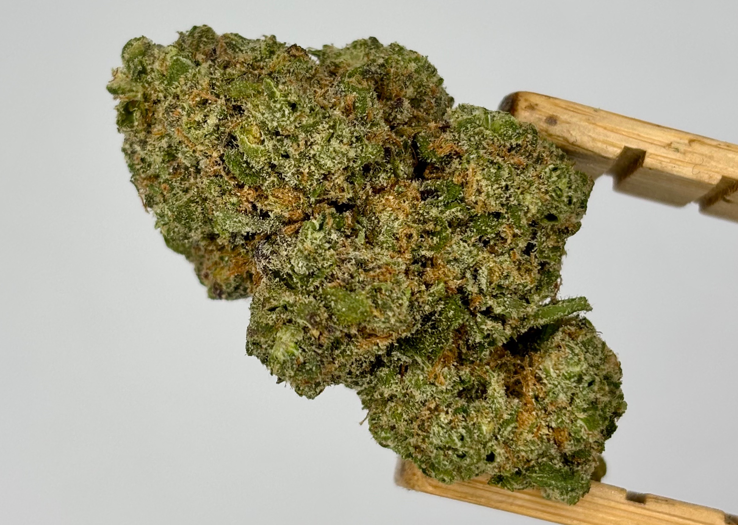 Photograph of product: Forest Brothers | Acai Cake | Bulk Flower | White Tier - 28g
