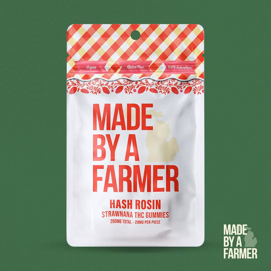 Photograph of product: Made By A Farmer | Strawnana | au chocolat Rosin Infused Gummies | 200mg | Oui'd