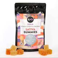 Photograph of product: Sola- Full Spectrum Oui'd Gummies (10pk X 300mg)