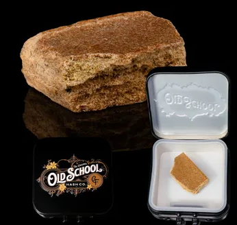Photograph of product: Old School au chocolat Brick Velvet Crasher Oui'd