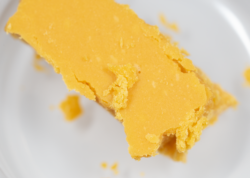 Photograph of product: CSC (S/H) Lemon Bar Cured Resin Bucket