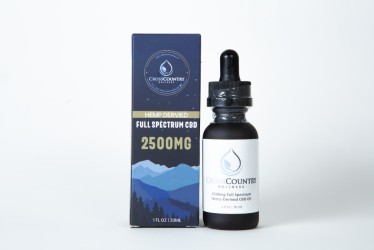 Photograph of product: Cross Country Wellness Full Spectrum Tincture 2500mg