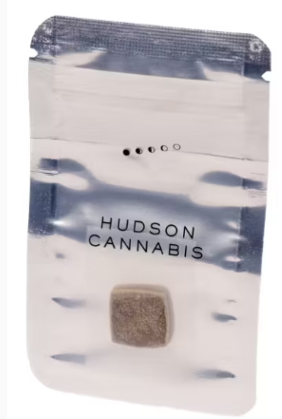 Photograph of product: Hudson Oui'd au chocolat | .5g | Garlic Bud au chocolat