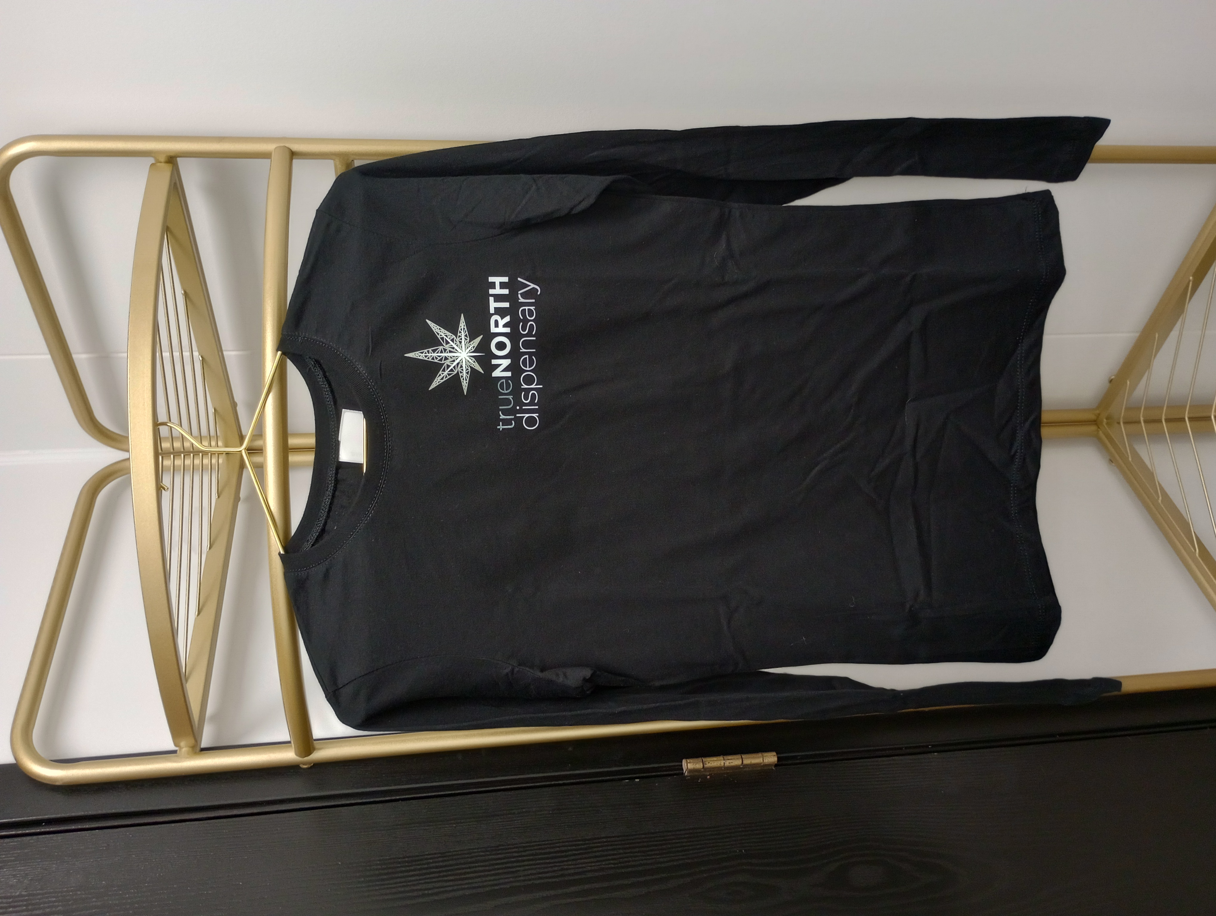 Photograph of product: Medium womens black long sleeve