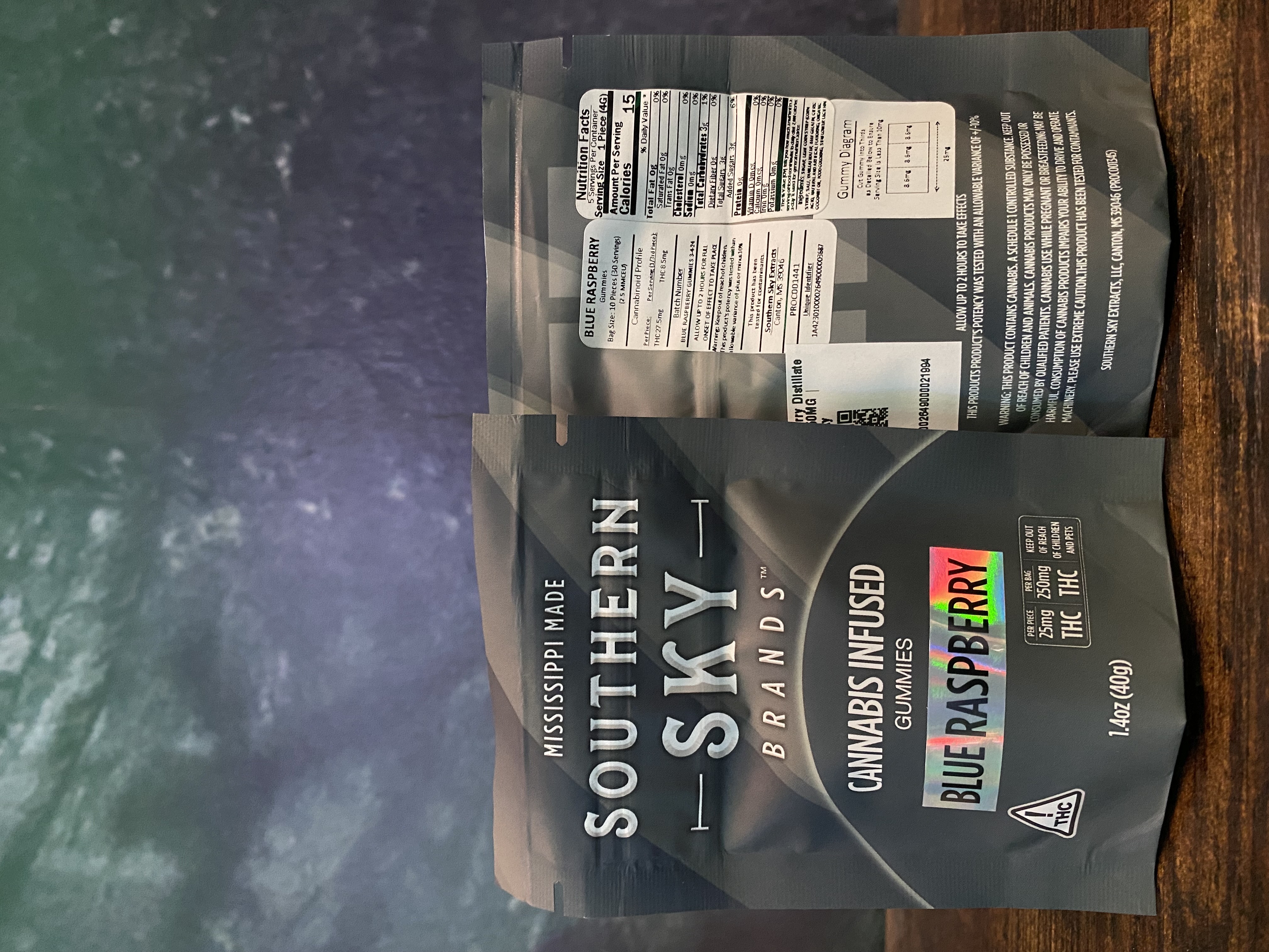 Photograph of product: Blue Raspberry Distillate Gummy | 250MG | Southern Sky