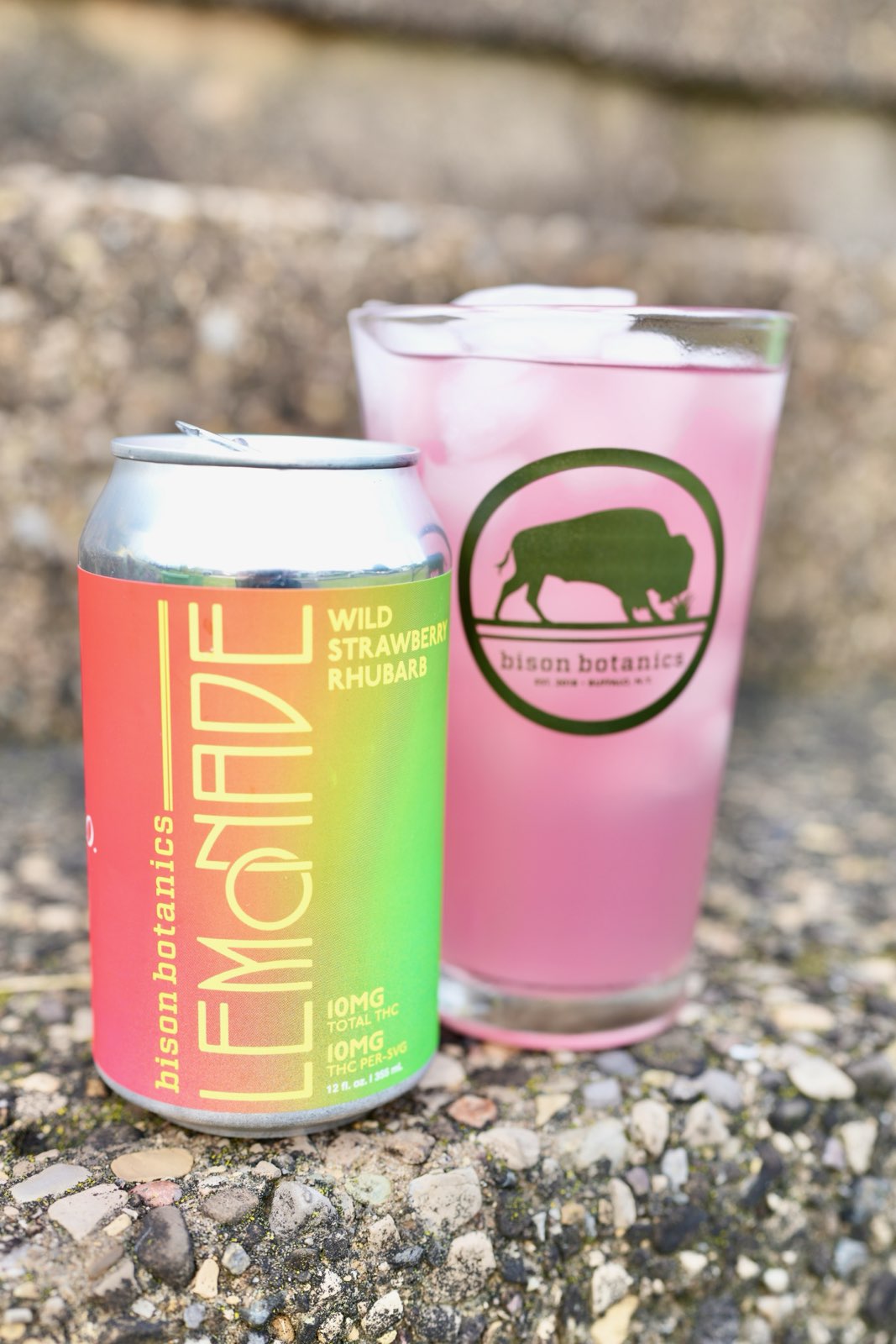 Photograph of product: Bison Bot - Beverage - Strawberry Rhubarb Lemonade - 10mg