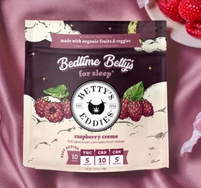 Photograph of product: Bedtime Betty's Raspberry Creme Fruit Chew 10pk