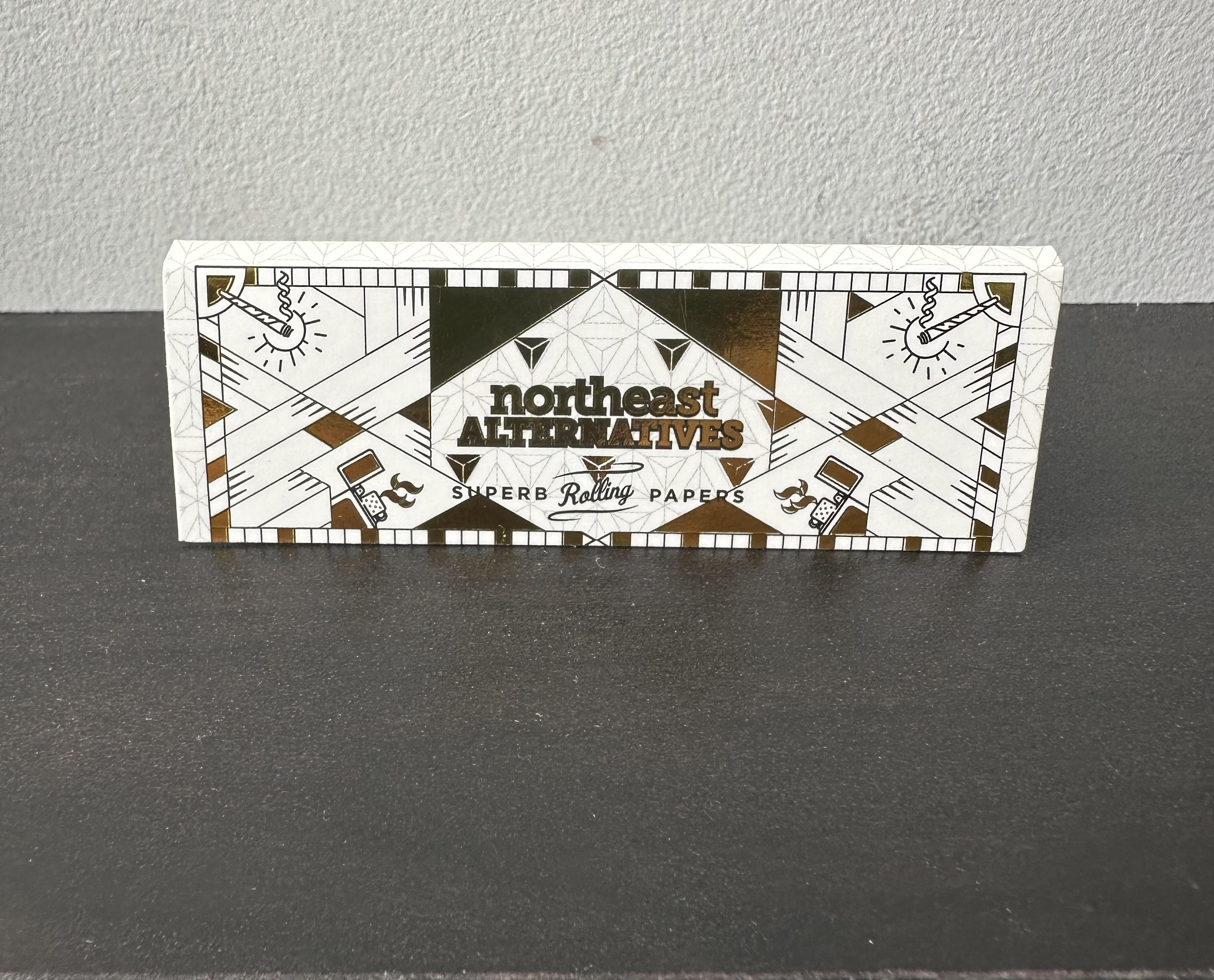Photograph of product: NEA 1 1/4 Rolling Papers