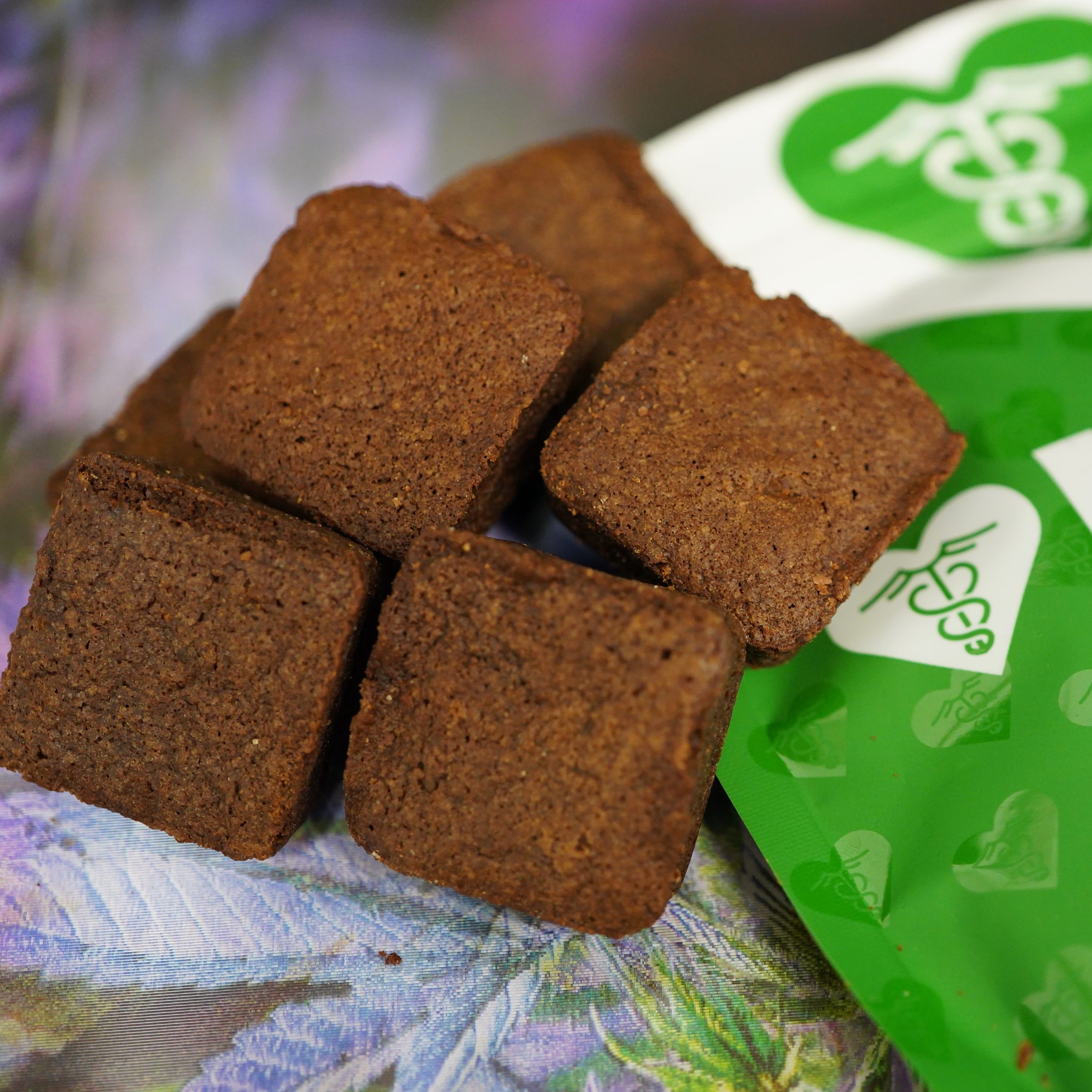 Photograph of product: MAC TH-oui Brownie Bites 10x25mg