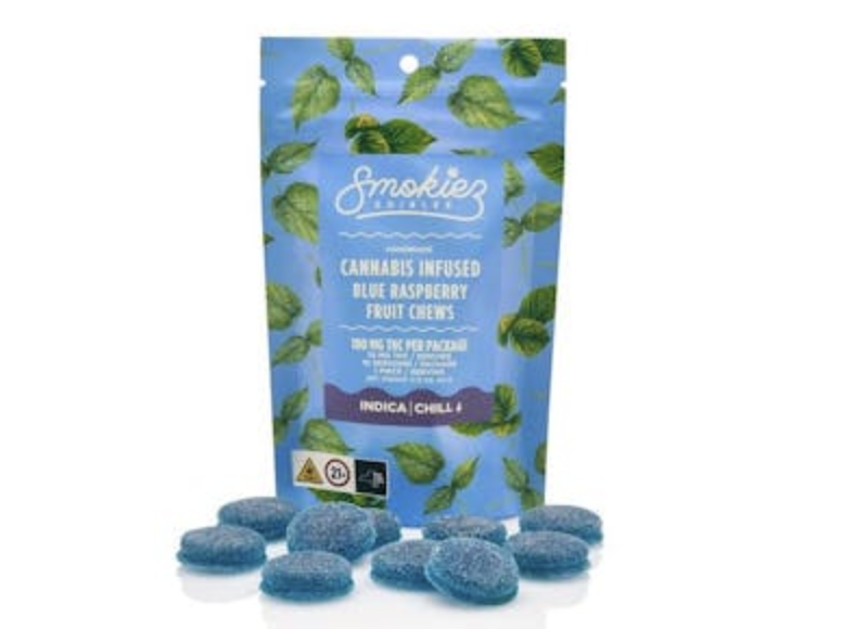 Photograph of product: 100mg Blue Raspberry Oui'd Fruit Chews | Smokiez Edibles