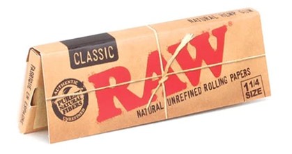 Photograph of product: Raw | Classic 1 1/4" Rolling Papers