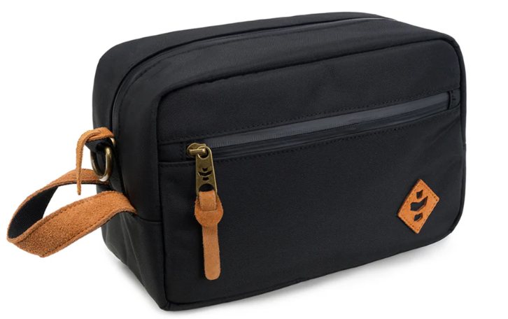 Photograph of product: Revelry | 5L | The Stowaway Toiletry Kit | Black