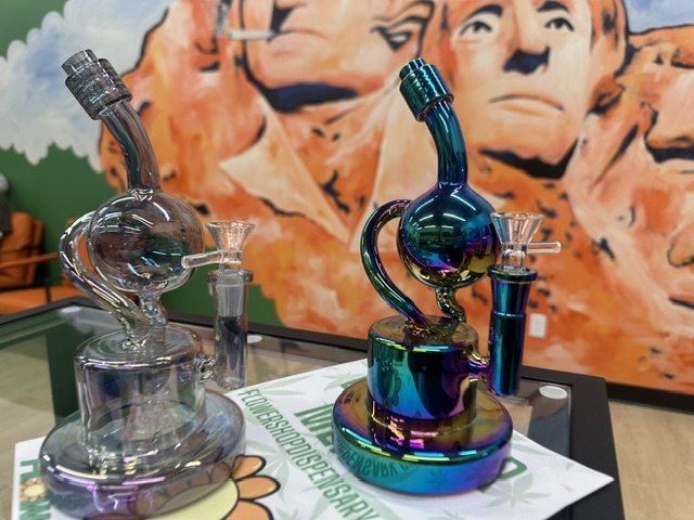 Photograph of product: 9" Recycler Bong with ball in center