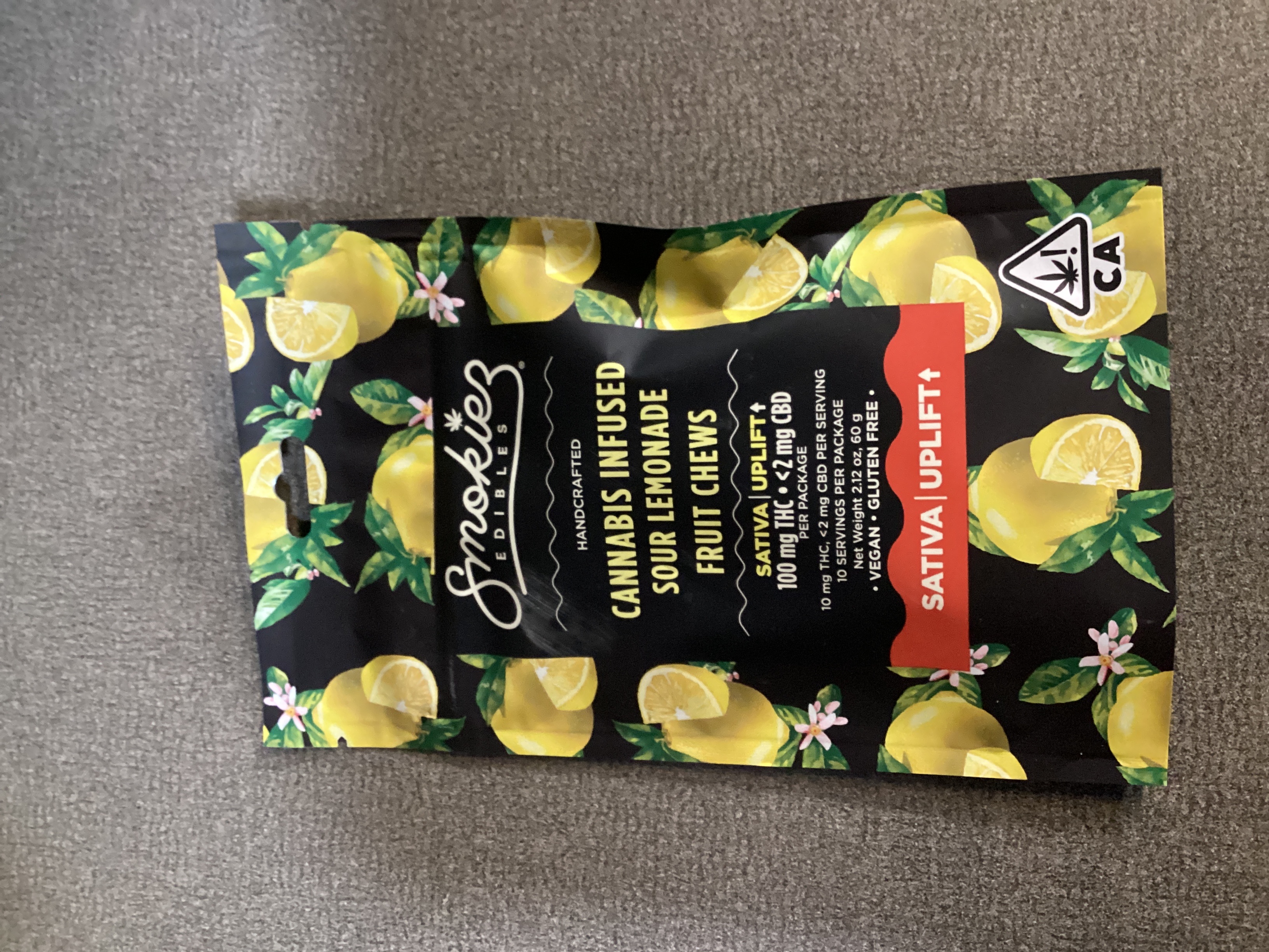 Photograph of product: SMOKIEZ - SOUR LEMONADE GUMMIES 100MG