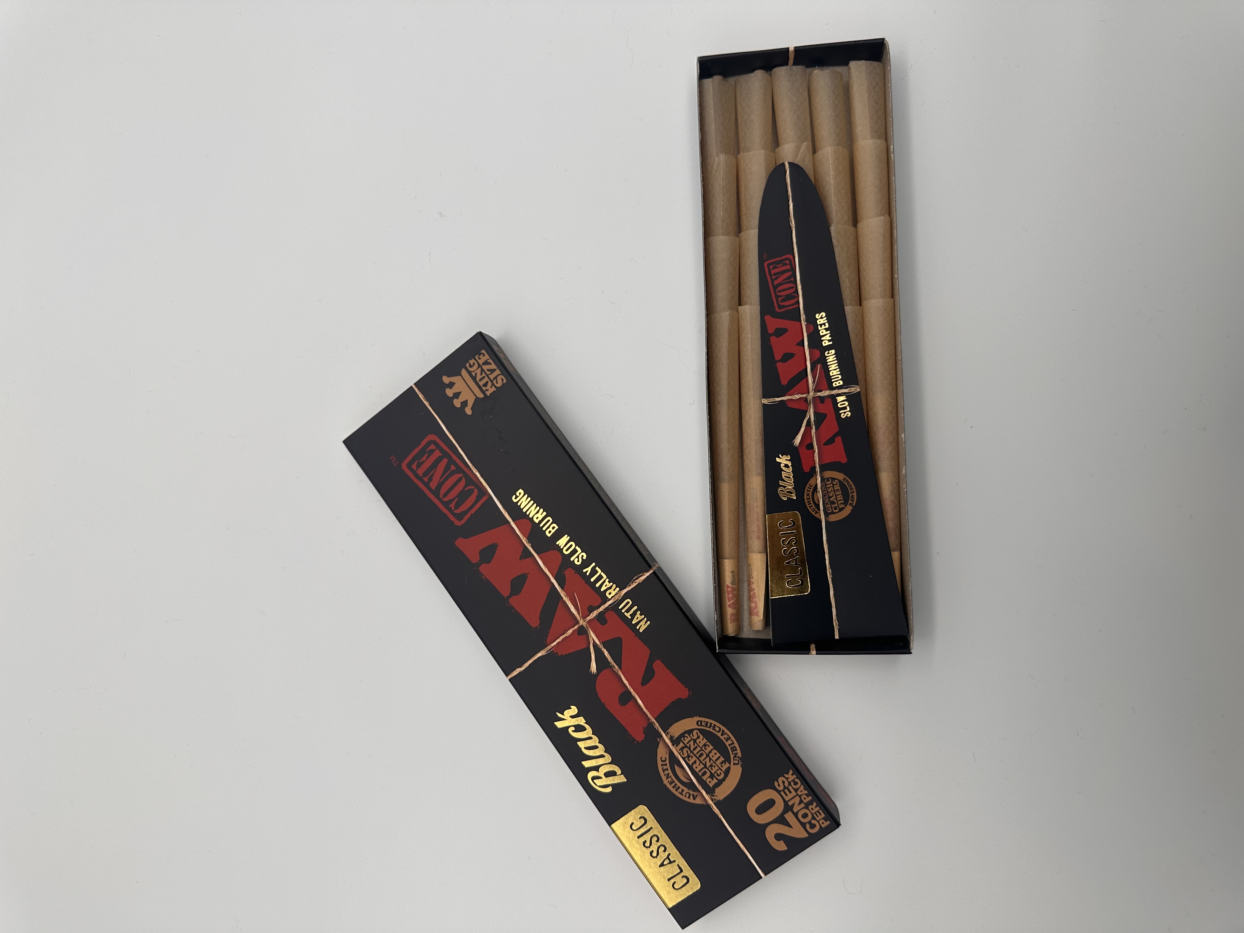 Photograph of product: Raw | Black Pre Roll Cones | King Size | 20pk