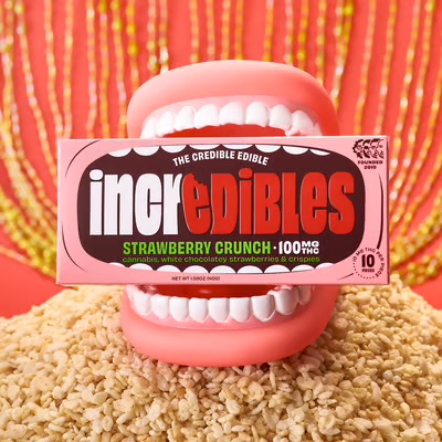 Photograph of product: Strawberry Crunch | Chocolate Bar |  100mg | 20ct (H)