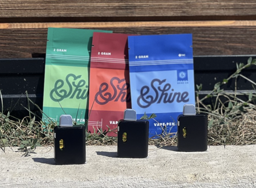 Photograph of product: &SHINE NORTHERN LIGHTS DISPOSABLE 2G