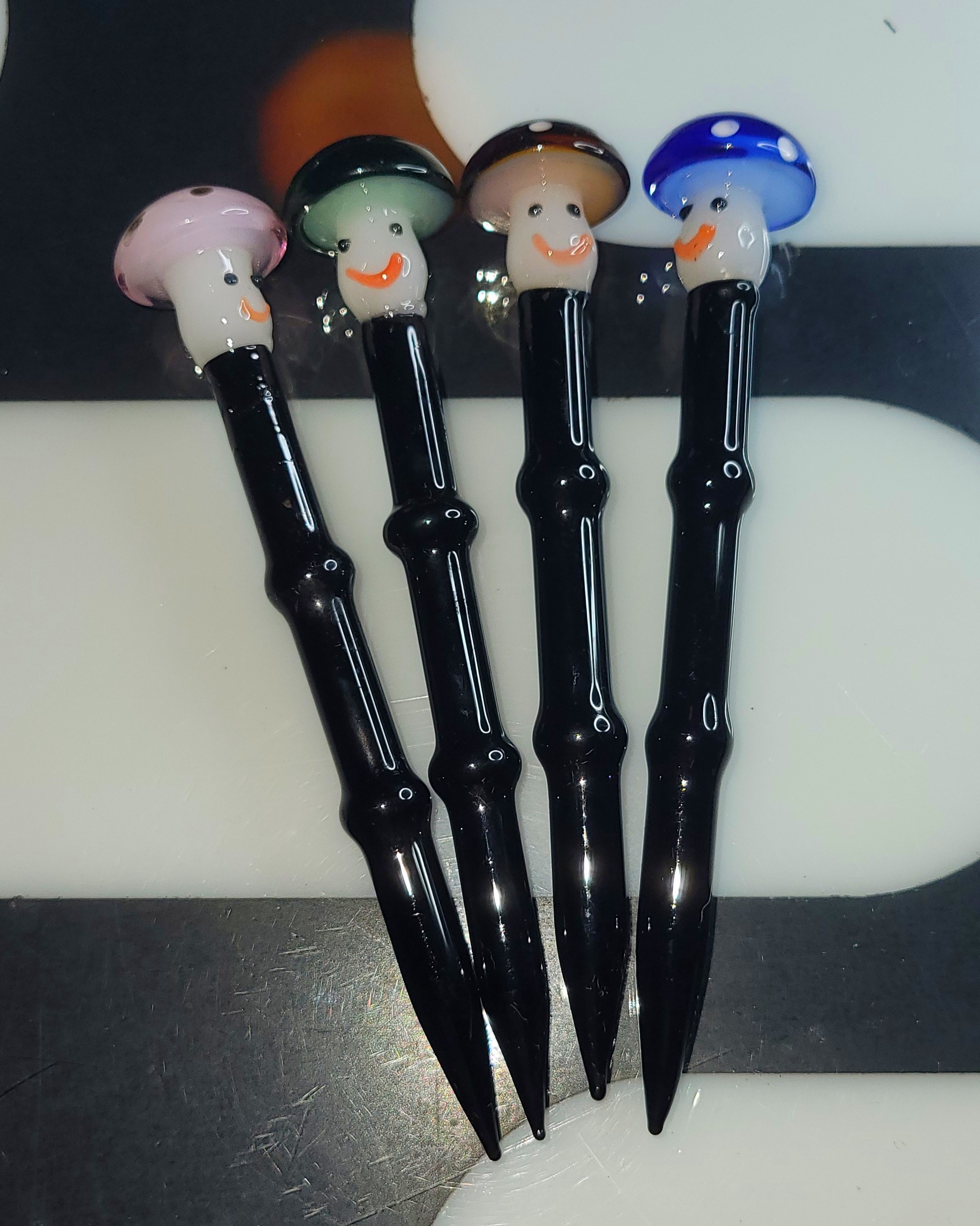 Photograph of product: Dab Tool - Happy Mushroom