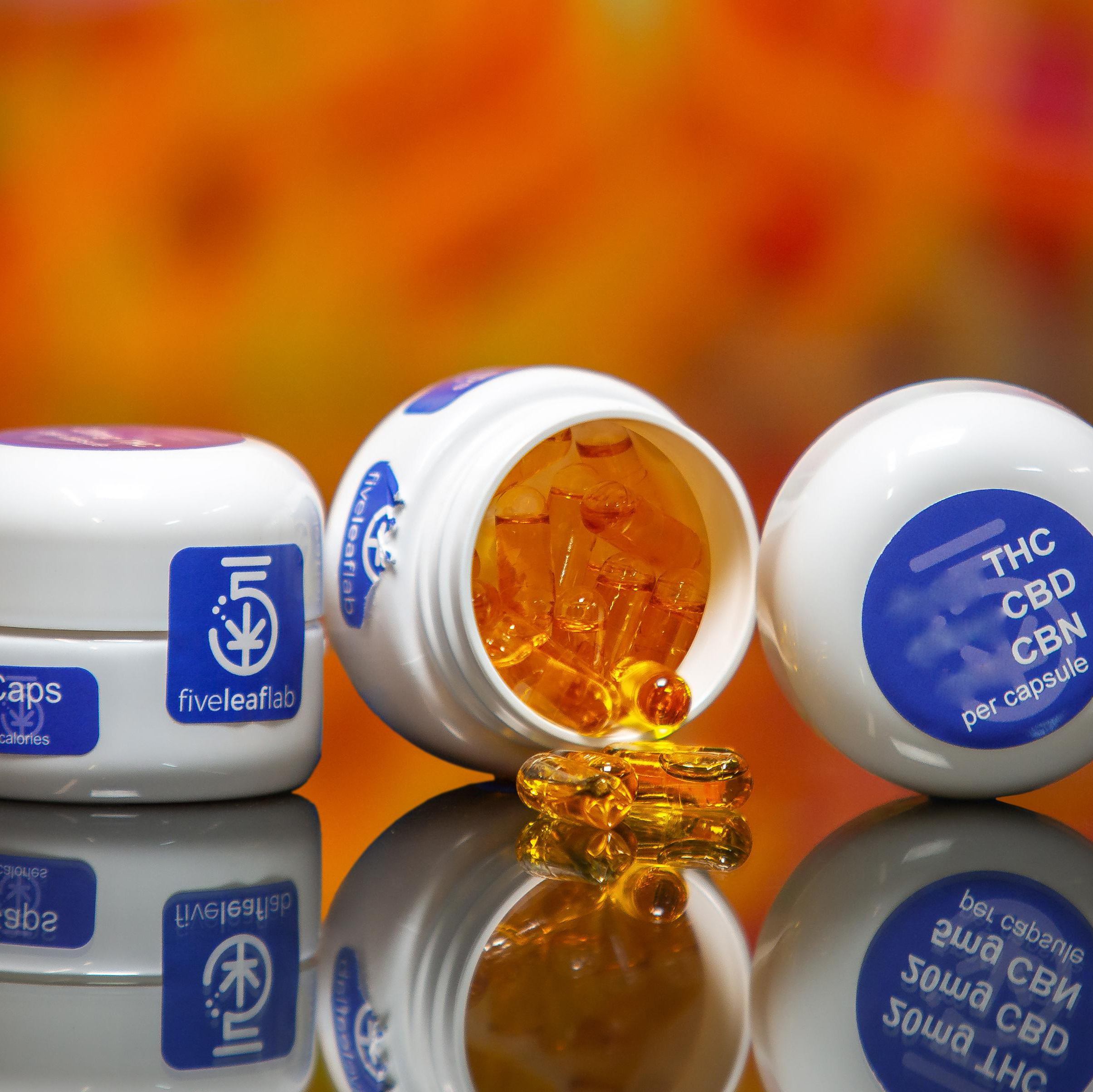 Photograph of Product: 5 Leaf Labs | Gel Capsules | 30 Pack | 1:1 THC:CBD | 20mg
