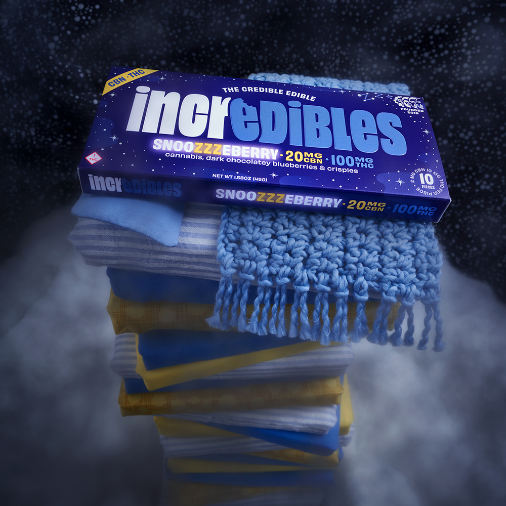 Photograph of product: Incredibles | Snoozzzeberry Blueberry Chocolate Bar | 100mg