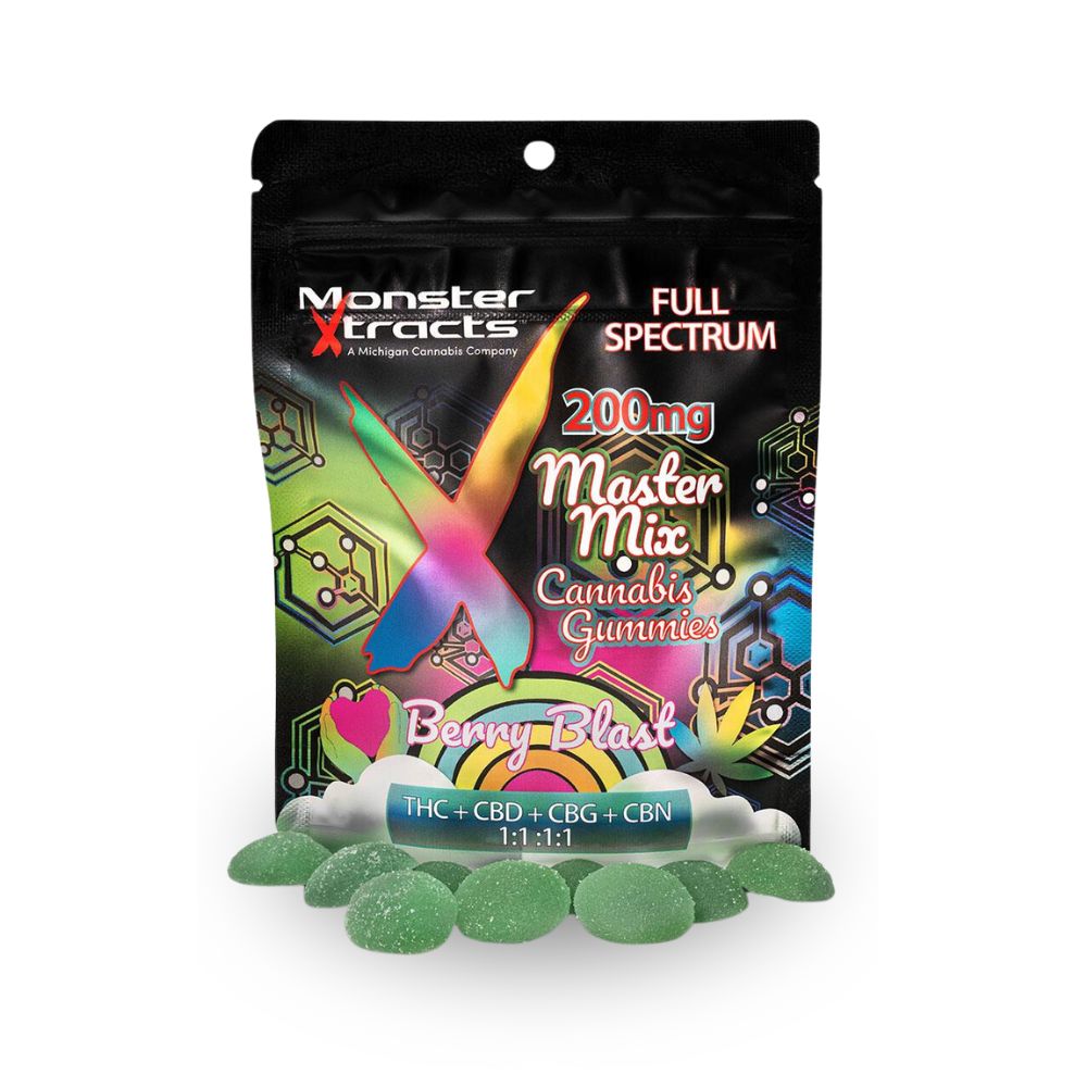 Photograph of product: Monster Xtracts - Berry Blast Master Mix TH-oui + CBD + CBG + CBN 800mg Total Gummies