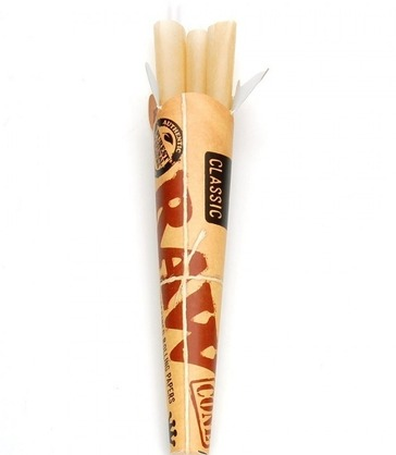 Photograph of product: Raw Classic King Size Pre-Rolled Cones 3pack