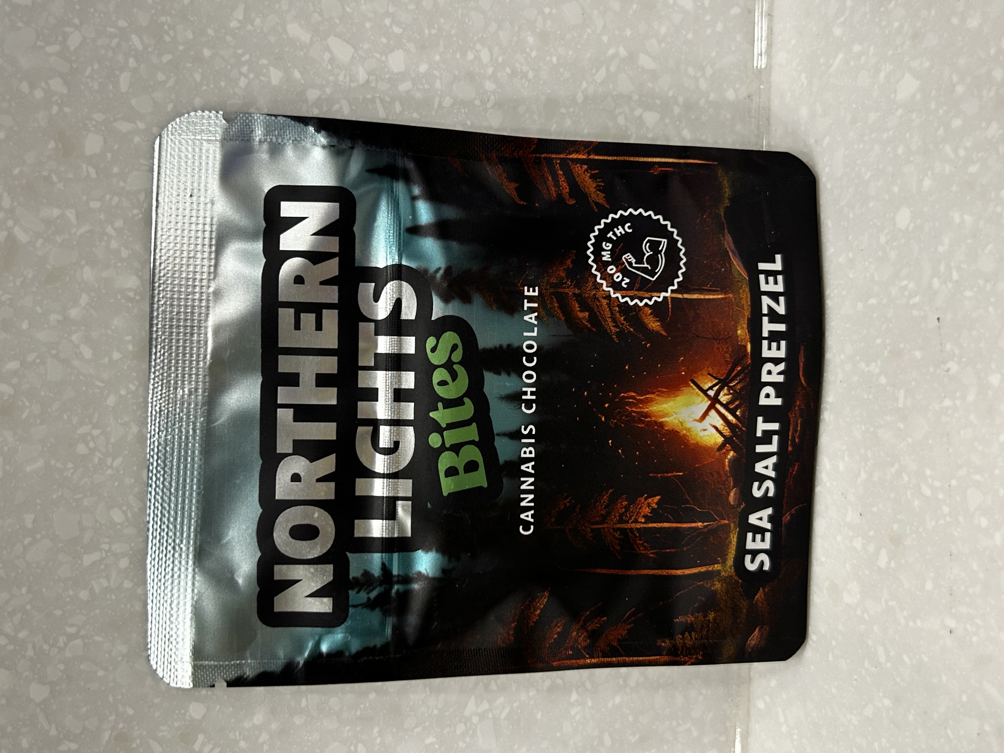 Photograph of product: Northern Lights FX | Chocolate | Sea Salt Pretzels | 200mg