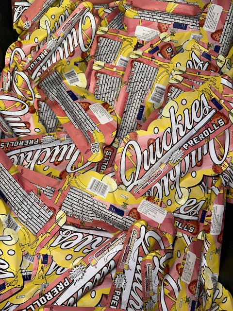 Photograph of product: Strawberry Banana Smoothie | 1g Infused preroll