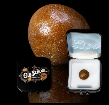 Photograph of product: Old School au chocolat Temple Ball Red Sensi Oui'd