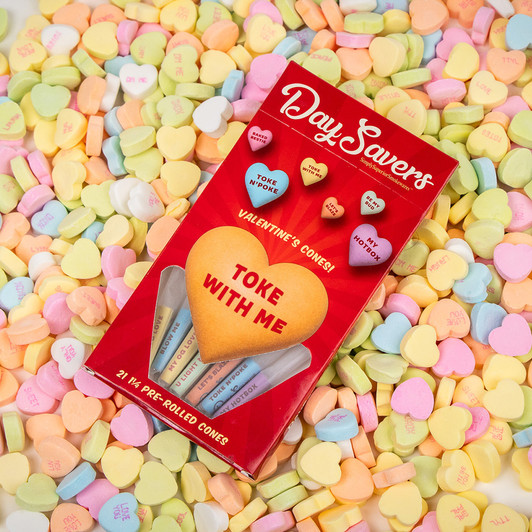 Photograph of product: DaySavers | Half Gram 1 1/4 Valentine's Day Pre-Rolled Cones | 21 Pack