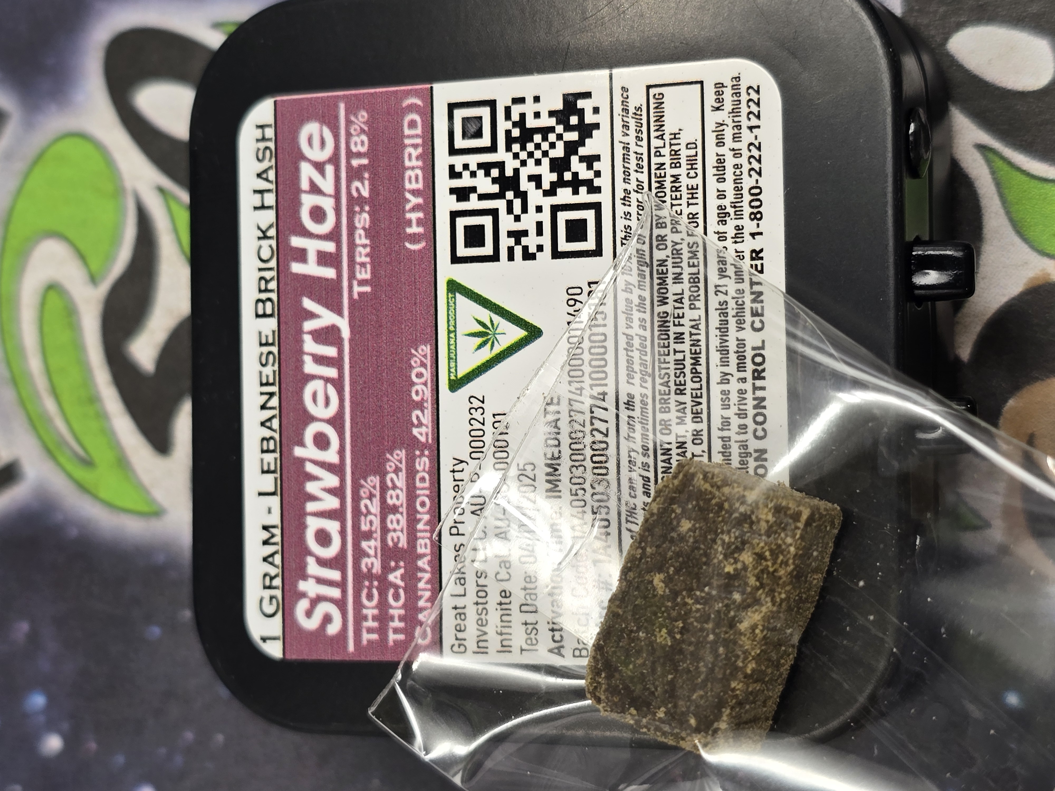 Photograph of product: Old School au chocolat | Strawberry Haze Brick au chocolat