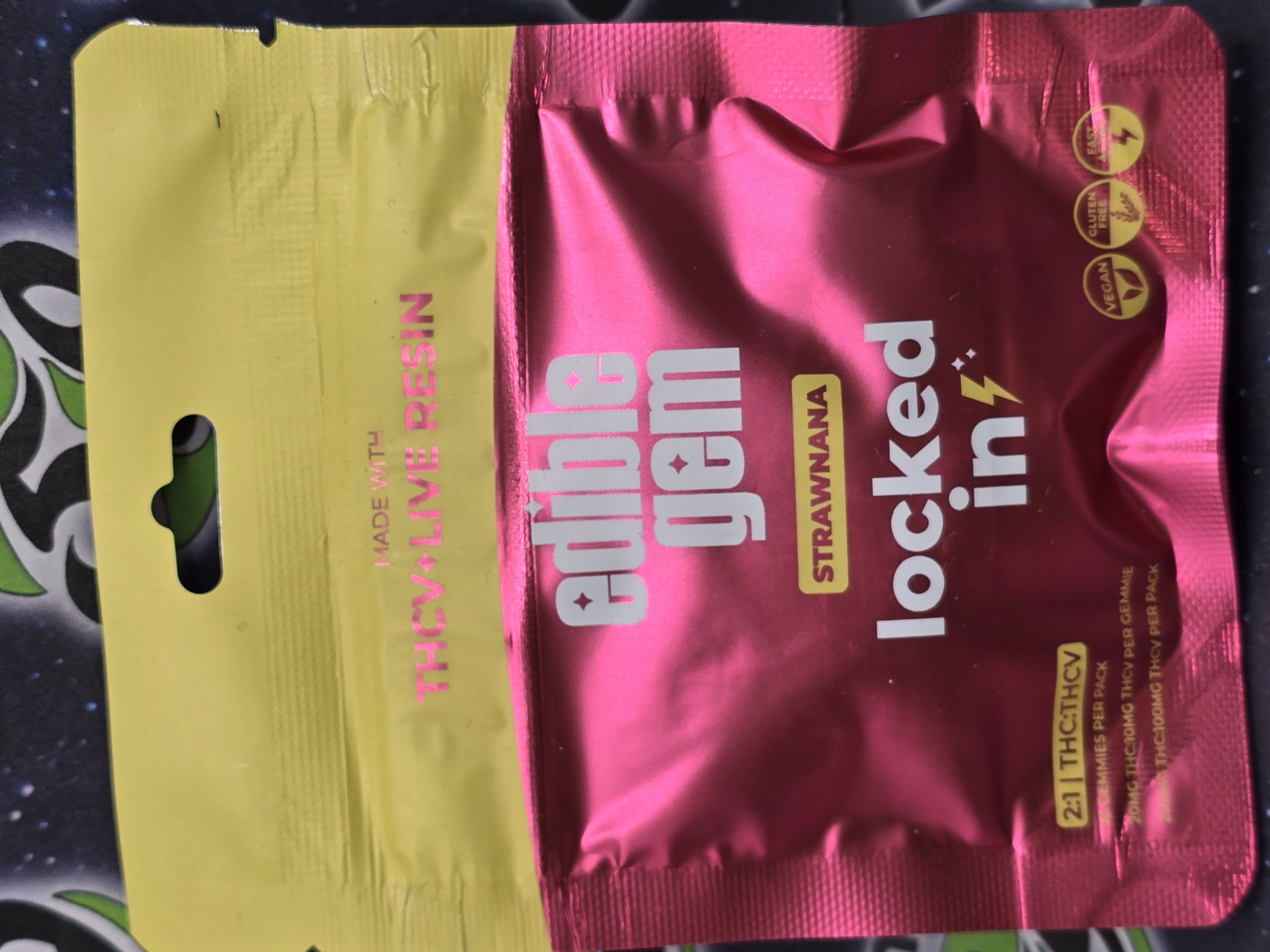 Photograph of product: Edible Gem | Strawnana | 200mg Edible 2:1 TH-oui/TH-ouiV