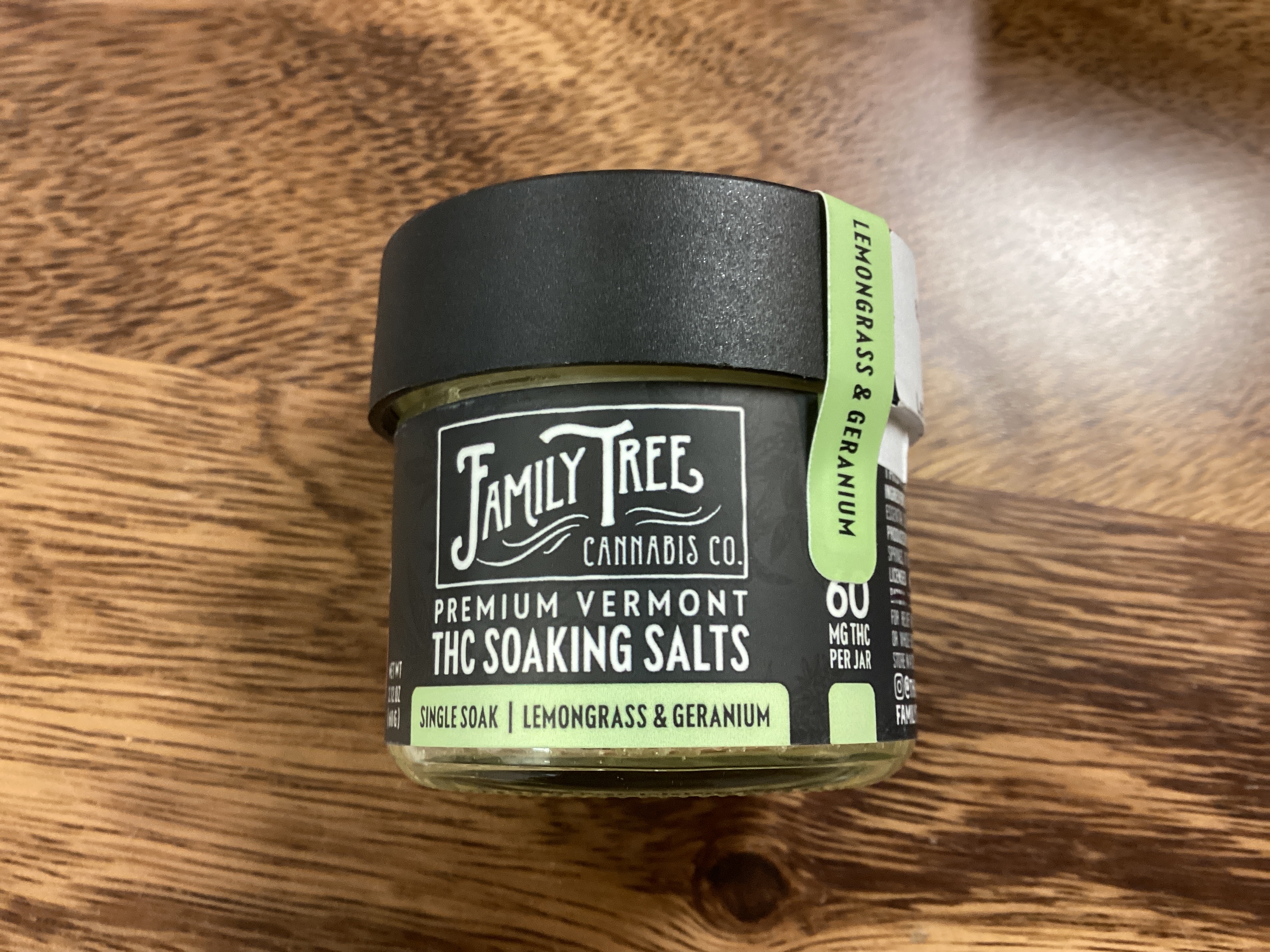 Photograph of Product: Lemongrass Geranium Bath Salts