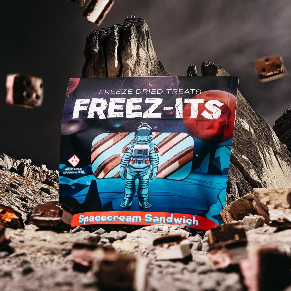 Photograph of Product: Freeze Dried Treats - 100mg - Spacecream Sandwich (FREEZ-ITS)