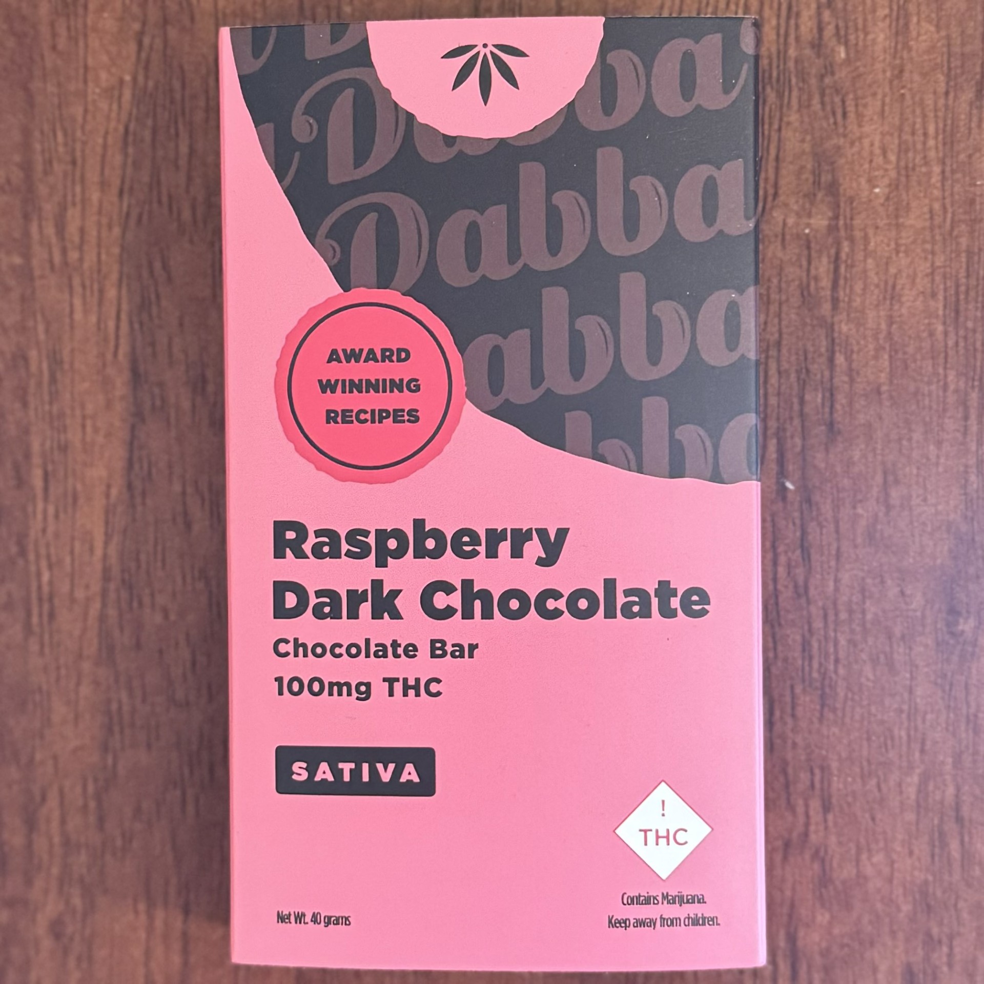 Photograph of product: Dabba - Chocolate - Uplifting - Raspberry Dark - 2:1:1 CBD:TH-ouiv - 100mg