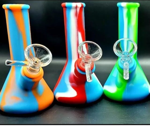 Photograph of product: Medium Silicone Water Pipe - 
