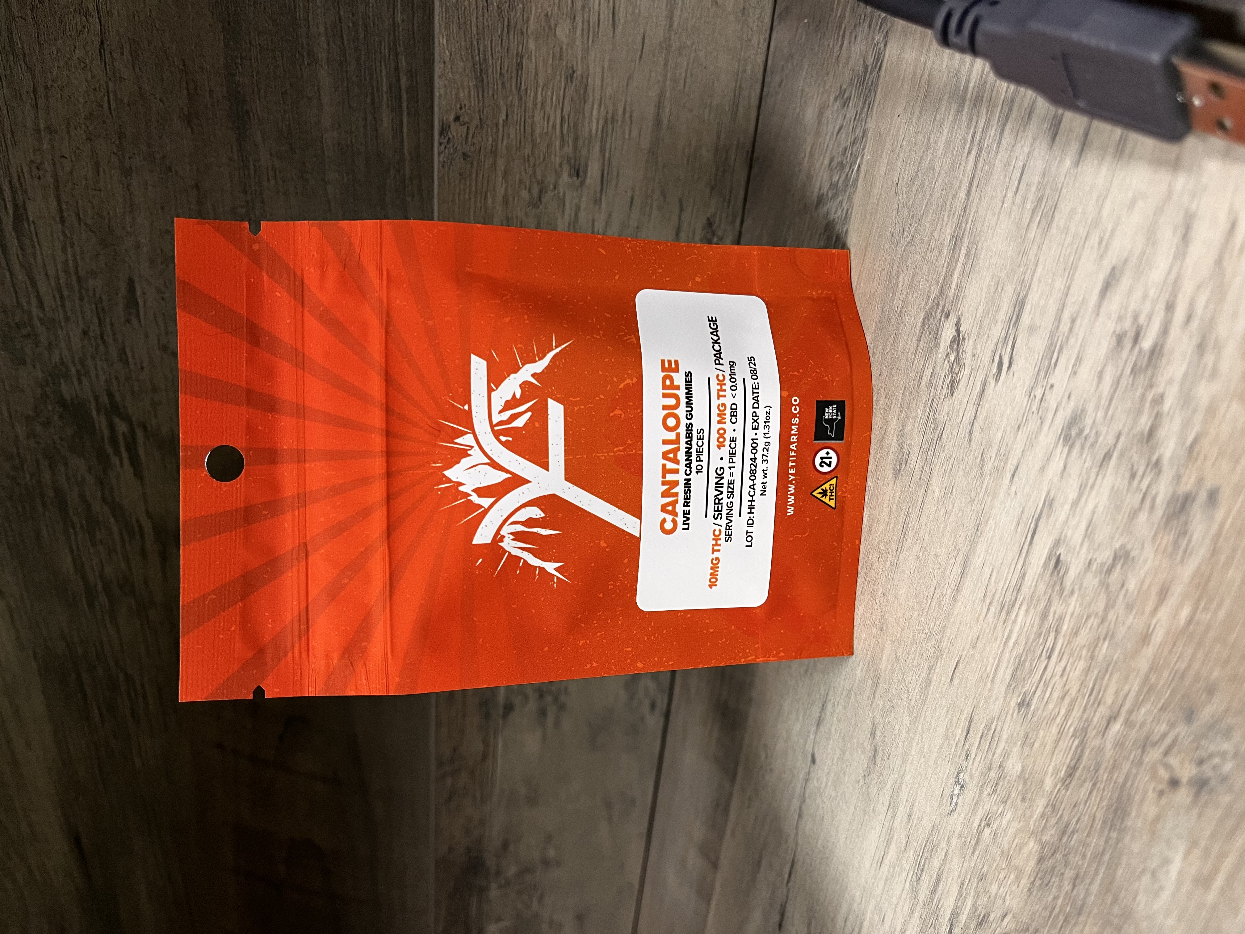 Photograph of Product: Yeti Farms Gummies 10pk - Cantaloupe Mountain Melon