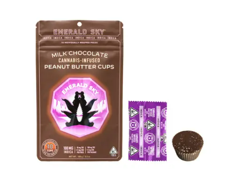 Photograph of product: PB Cups Oui'd Milk Chocolate 100mg 10pk