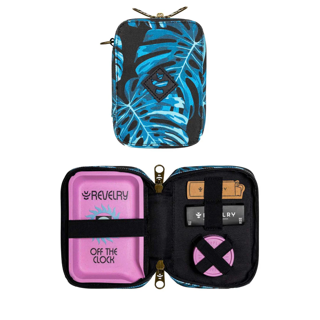 Photograph of product: Revelry - Rolling Kit Traveler - Monstera