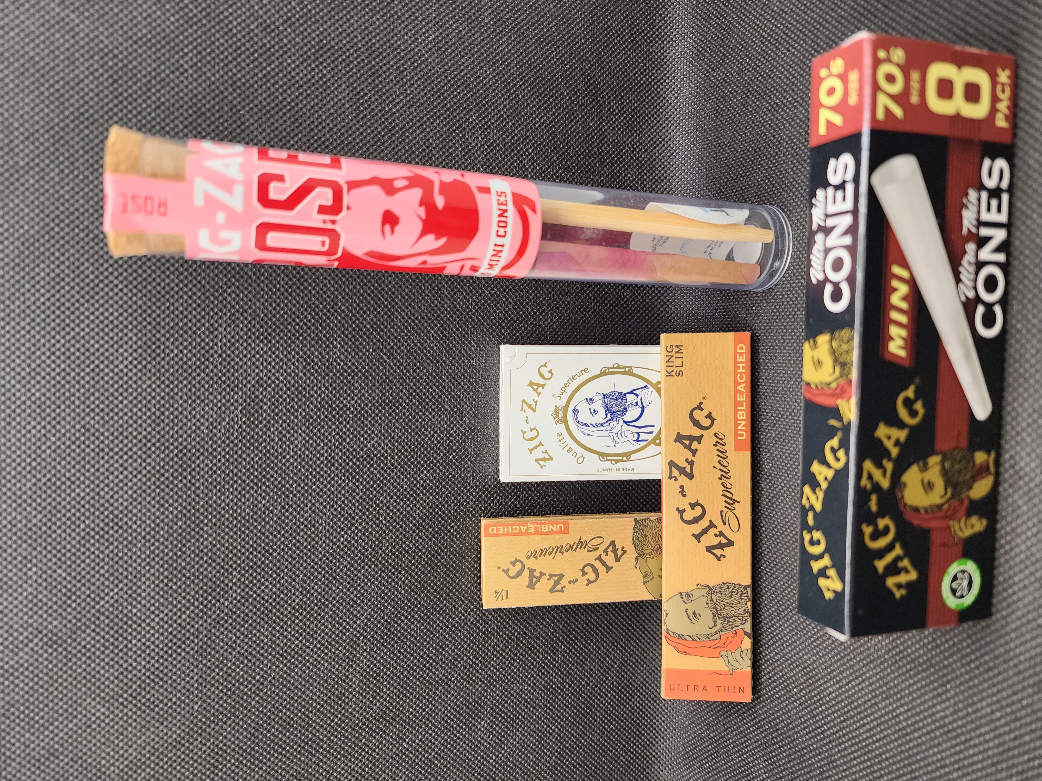 Photograph of product: Zig-Zag Slow Burning 1 1/4"
