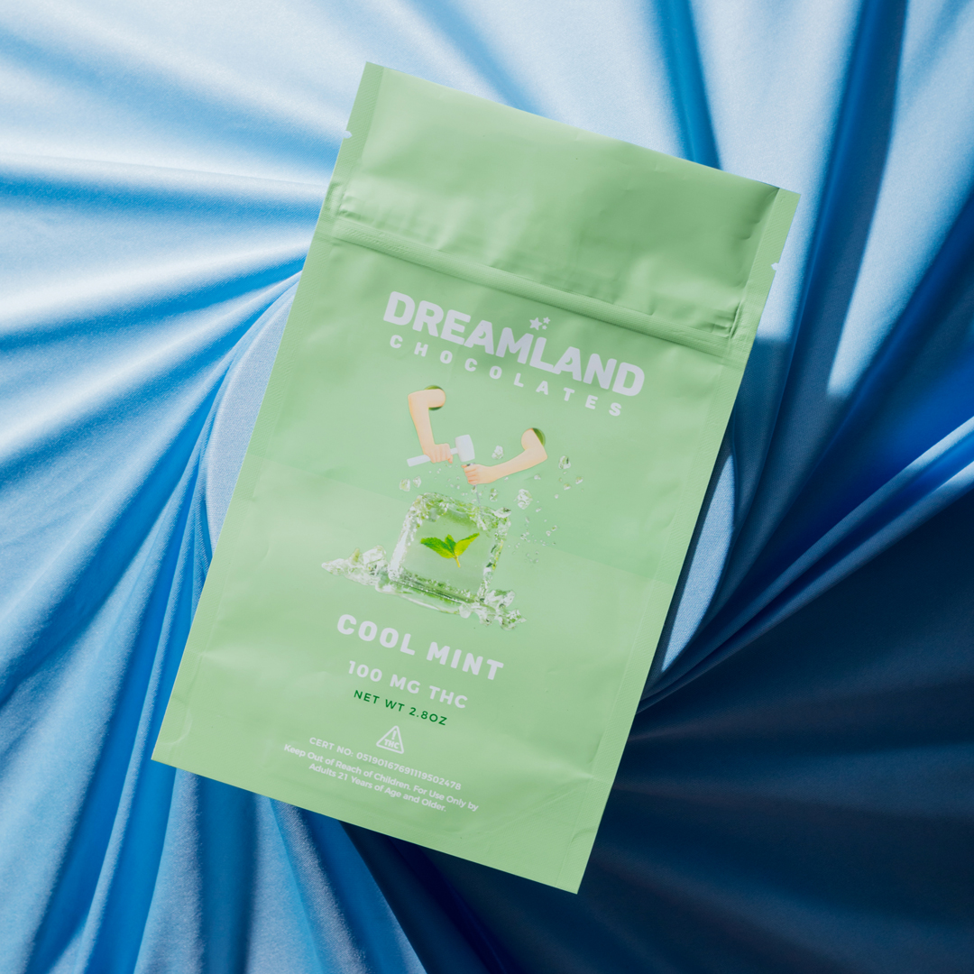 Photograph of product: Cool Mint Chocolate Bar