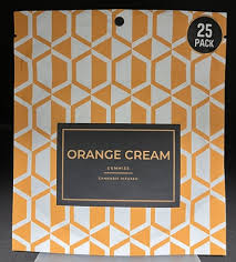 Photograph of product: Bold Orange Cream Oui'd Gummy 250mg (25 Pack)