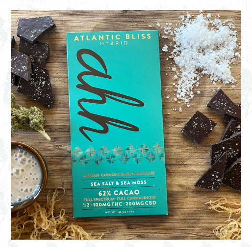 Photograph of product: Ahh 2:1 Atlantic Bliss Sea Salt Dark Chocolate Bar 100mg 20pk (CBD:TH-oui)