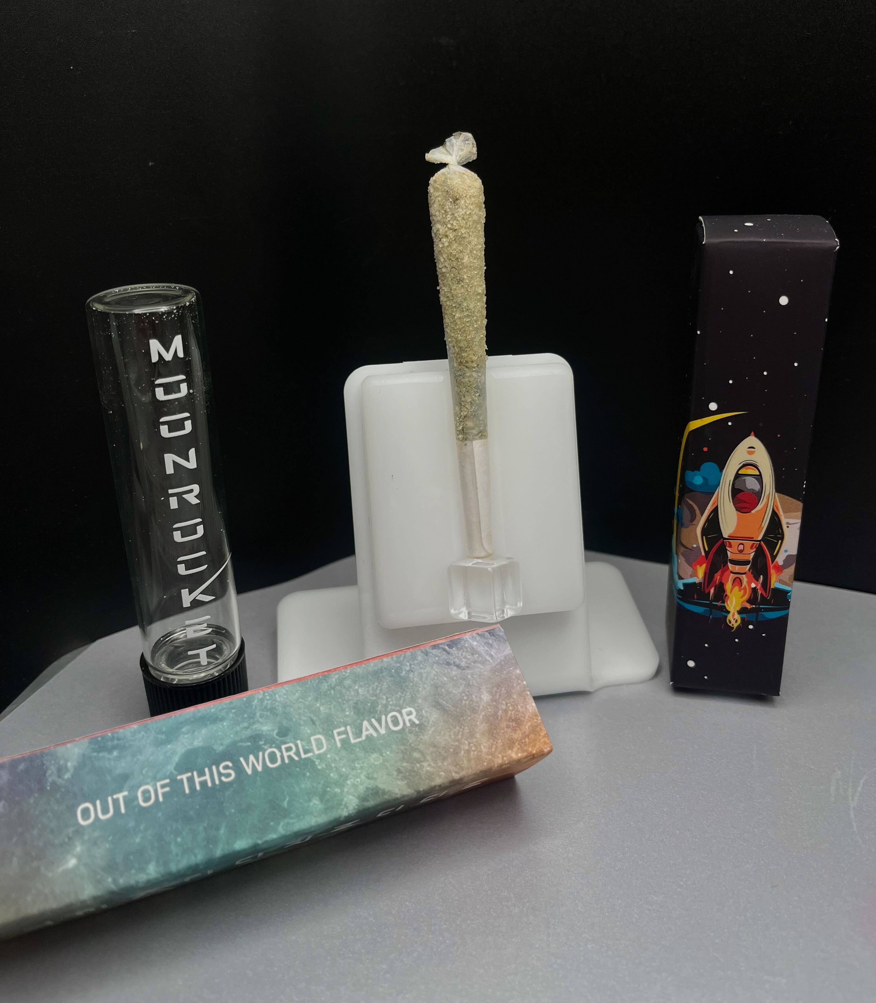 Photograph of product: Moonrocket - Kush Mints - Montanabis